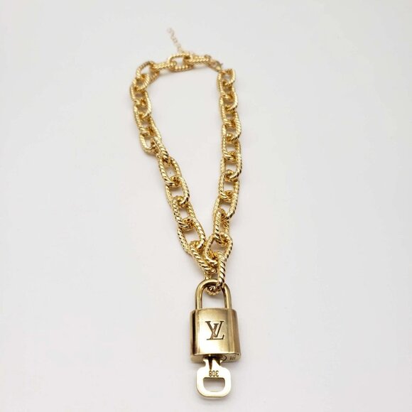 Authentic Louis Vuitton Lock & Key w/ Unbranded Gold Plated Gold Chain Necklace - Picture 10 of 10